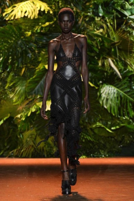 Коллекция Roberto Cavalli Ready-To-Wear Весна-Лето 2024 Коллекция Roberto Cavalli Ready-To-Wear Весна-Лето 2024