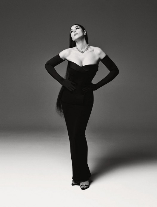 Моника Беллуччи (Monica Bellucci) в фотосессии для журнала Harper’s Bazaar Russia