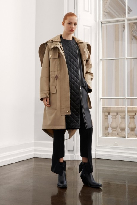 Коллекция Burberry Pre-Fall Осень-Зима 2021/2022