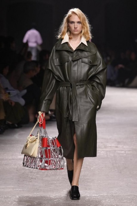 Коллекция Bottega Veneta Ready-To-Wear Весна-Лето 2025 Коллекция Bottega Veneta Ready-To-Wear Весна-Лето 2025