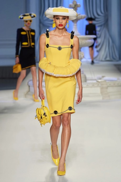 Коллекция Moschino Ready-To-Wear Весна-Лето 2023