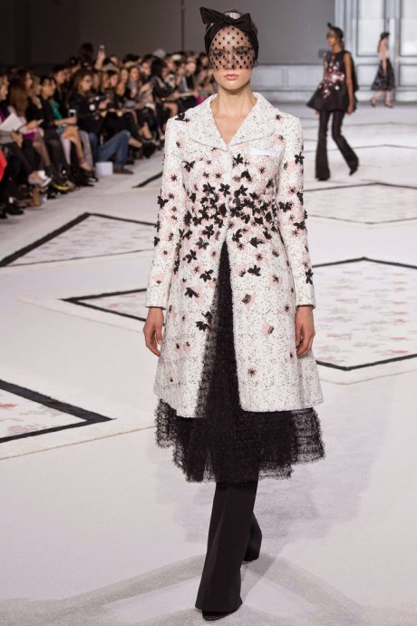 Модели коллекции Giambattista Valli Couture