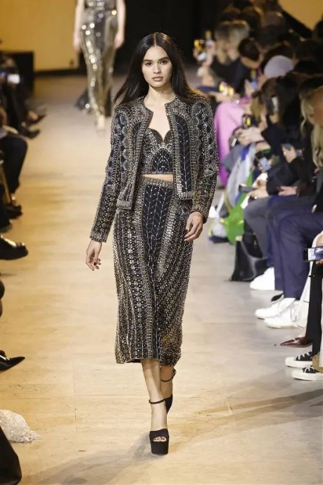 Коллекция Elie Saab Ready-To-Wear Fall/Winter 2024 Paris Коллекция Elie Saab Ready-To-Wear Fall/Winter 2024 Paris