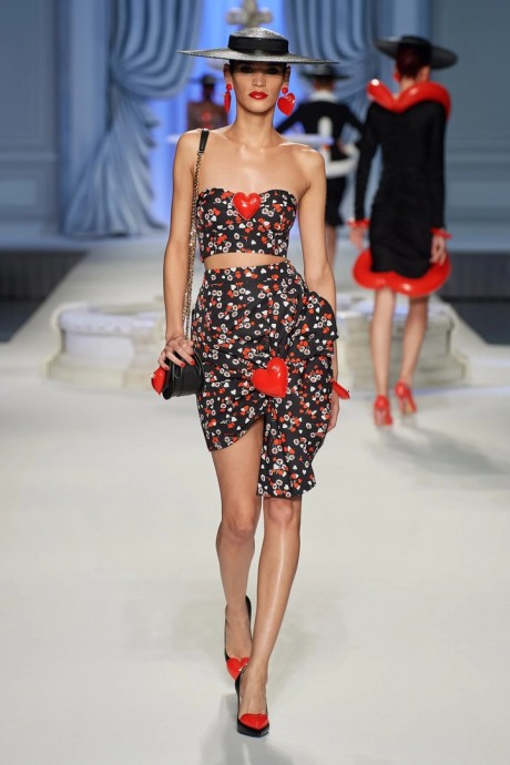 Коллекция Moschino Ready-To-Wear Весна-Лето 2023