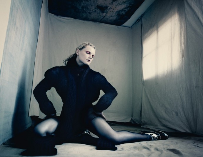 Guinevere van Seenus by Paolo Roversi