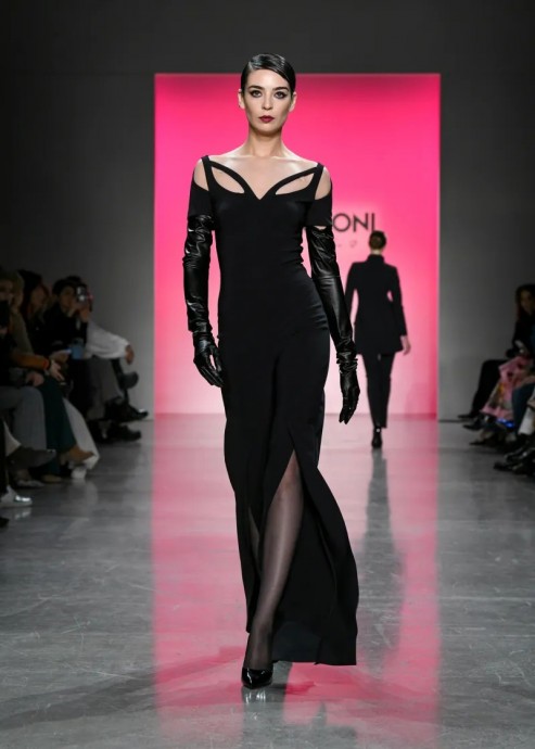 Коллекция Chiara Boni La Petite Robe Ready-To-Wear Осень-Зима 2023 Коллекция Chiara Boni La Petite Robe Ready-To-Wear Осень-Зима 2023