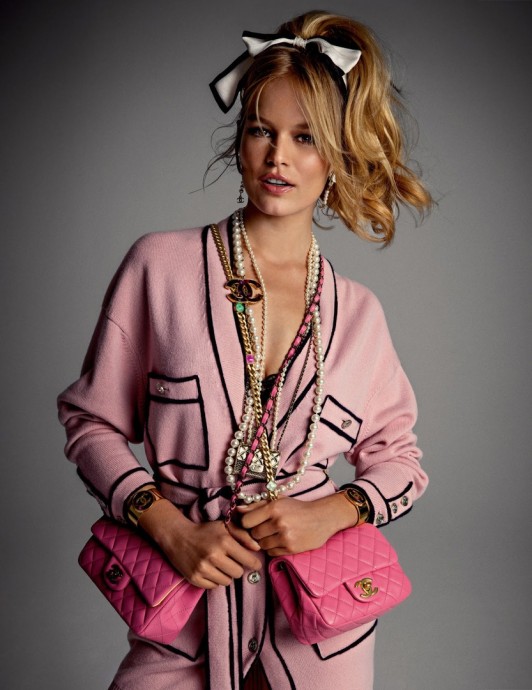 Модель Анна Эверс (Anna Ewers) украсила обложку Vogue Paris
