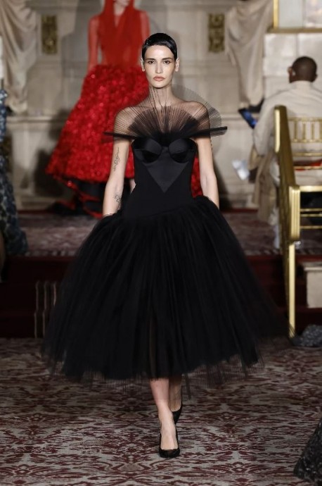 Christian Siriano Ready-To-Wear Fall/Winter 2024 New York Christian Siriano Ready-To-Wear Fall/Winter 2024 New York