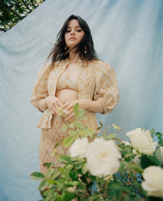 Selena Gomez в фотосессии для American Vogue. Фотограф Nadine Ijewere