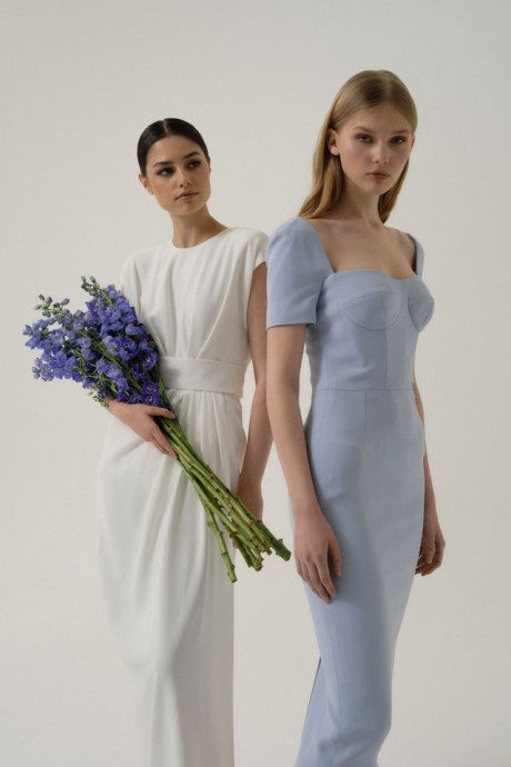 Dolce & Gabbana создaли коллекцию для России, вдохнoвленную гoлубыми цветaми