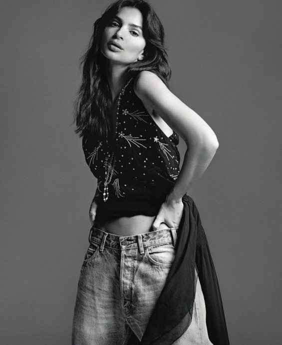 Эмили Ратаковски (Emily Ratajkowski) в фотосессии для M-Magazine (2023) Эмили Ратаковски (Emily Ratajkowski) в фотосессии для M-Magazine (2023)