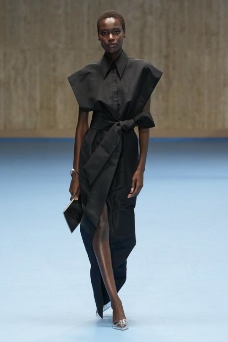 Коллекция Carolina Herrera Ready-To-Wear Весна-Лето 2025 Коллекция Carolina Herrera Ready-To-Wear Весна-Лето 2025