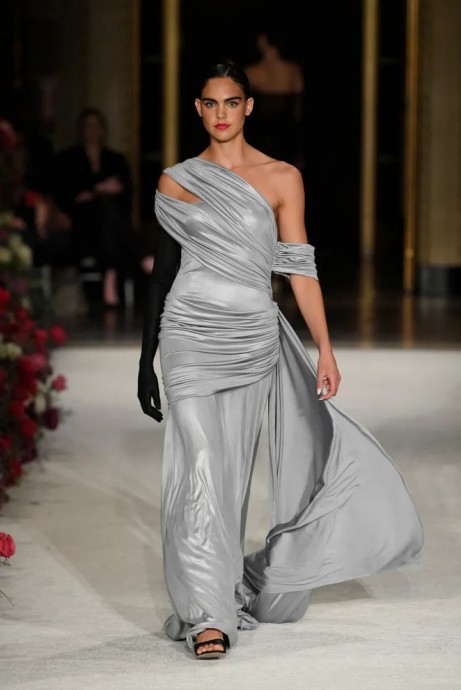 Коллекция Christian Siriano Ready-To-Wear Осень-Зима 2023 Коллекция Christian Siriano Ready-To-Wear Осень-Зима 2023