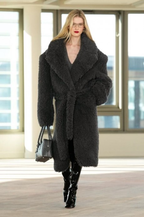 Коллекция Stella McCartney Ready-To-Wear Осень-Зима 2025-2026