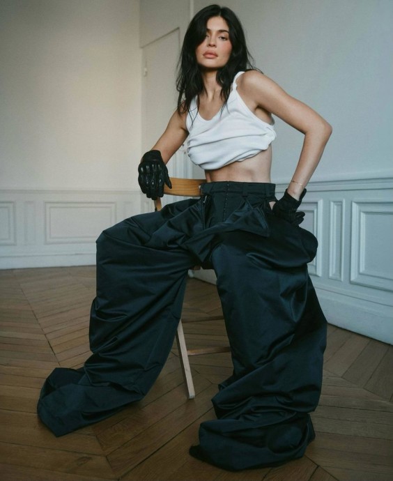 Кайли Дженнер (Kylie Jenner) в фотосессии для журнала The Wall Street Journal (2023)