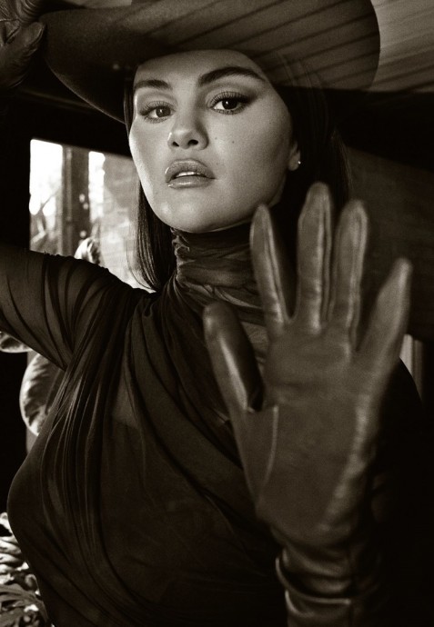 Селена Гомес (Selena Gomez) в фотосессии для журнала Vanity Fair (2024) Селена Гомес (Selena Gomez) в фотосессии для журнала Vanity Fair (2024)