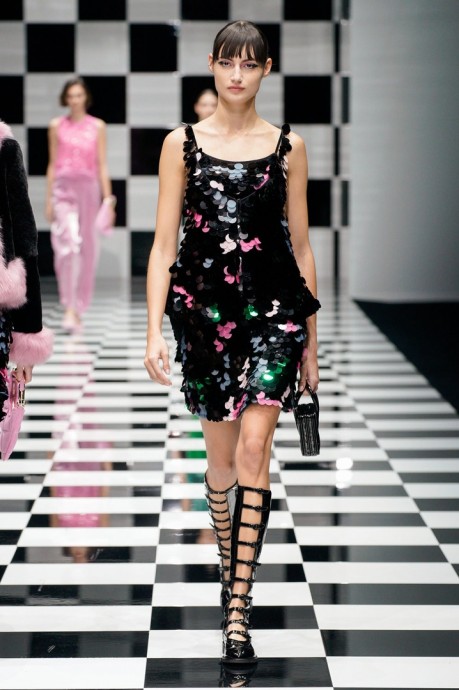 Коллекция Emporio Armani Ready-To-Wear Осень-Зима 2022/2023 Коллекция Emporio Armani Ready-To-Wear Осень-Зима 2022/2023