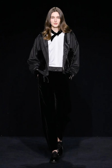Коллекция Emporio Armani Ready-To-Wear Осень-Зима 2023 Коллекция Emporio Armani Ready-To-Wear Осень-Зима 2023