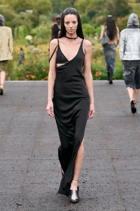 Коллекция Givenchy Ready-To-Wear Весна-Лето 2023