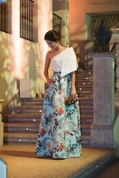 Женственные образы с цветочными мотивами. Женственные образы с цветочными мотивами.