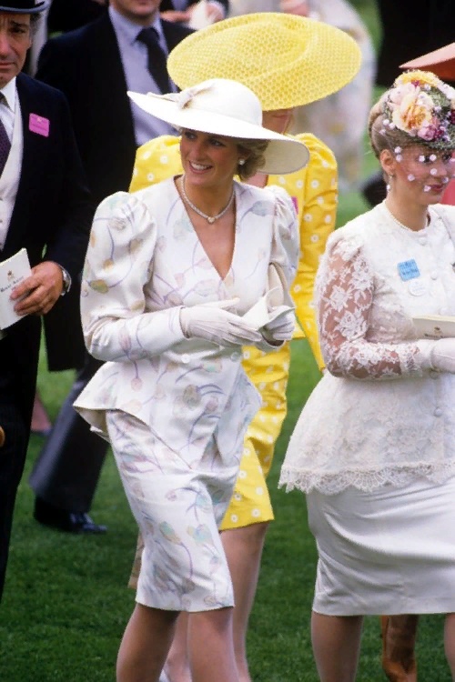 Королевский дресс-код: гардероб принцессы Дианы для Royal Ascot Королевский дресс-код: гардероб принцессы Дианы для Royal Ascot