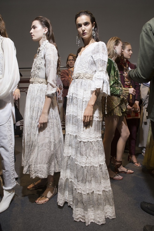 Etro Spring-Summer 2018 Backstage | Fashion 2018 Etro Spring-Summer 2018 Backstage | Fashion 2018