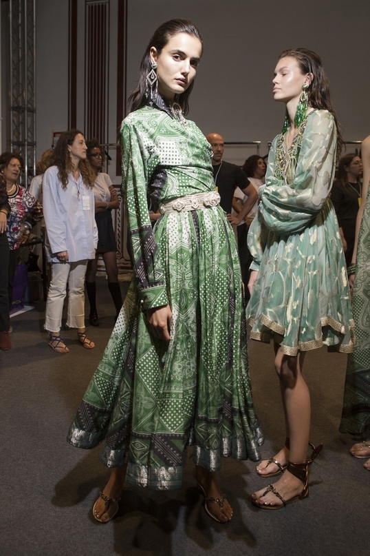 Etro Spring-Summer 2018 Backstage | Fashion 2018 Etro Spring-Summer 2018 Backstage | Fashion 2018