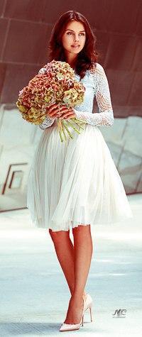 Look! Lady In White! Look! Lady In White!