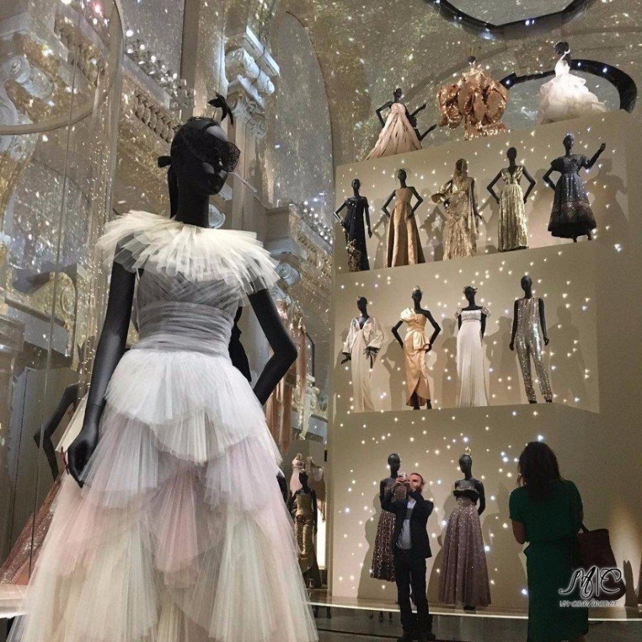 Выставка в честь 70-летия Dior! Выставка в честь 70-летия Dior!