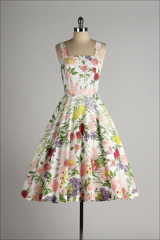 Винтажные платья с цветочным принтом