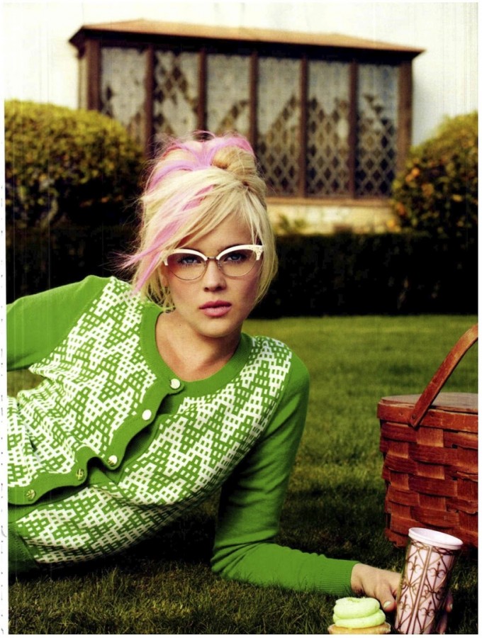 Hannah Glasby for Cosmopolitan Italy by Blossom Berkofsky Hannah Glasby for Cosmopolitan Italy by Blossom Berkofsky