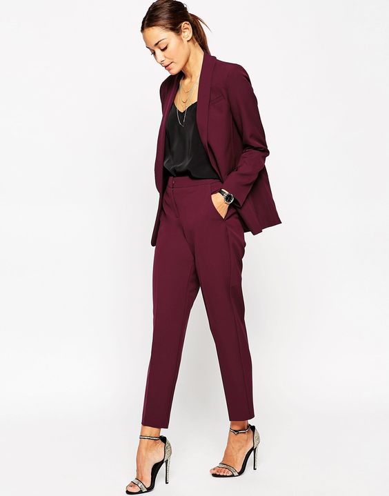 Костюмы Suits Костюмы Suits