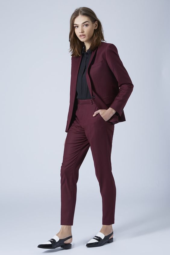 Костюмы Suits Костюмы Suits