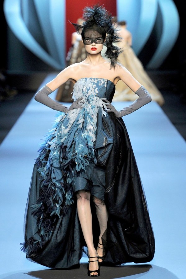 Очаровательные платья Christian Dior