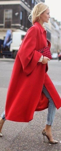Красные пальто в образах