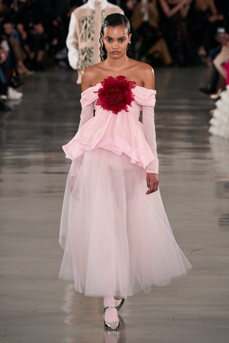 Коллекция Giambattista Valli Ready-To-Wear Осень-Зима 2022/2023 Коллекция Giambattista Valli Ready-To-Wear Осень-Зима 2022/2023