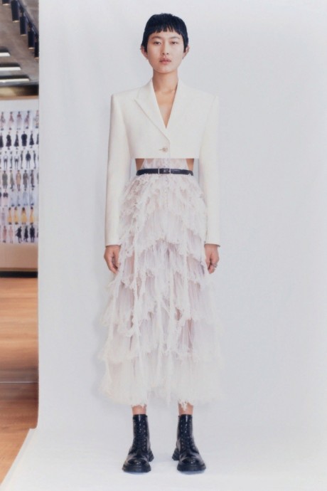 Коллекция Alexander McQueen Ready-To-Wear Весна-Лето 2021 Коллекция Alexander McQueen Ready-To-Wear Весна-Лето 2021