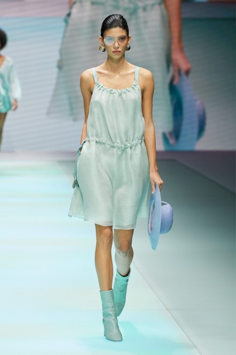 Коллекция Emporio Armani Ready-To-Wear Весна-Лето 2022 Коллекция Emporio Armani Ready-To-Wear Весна-Лето 2022