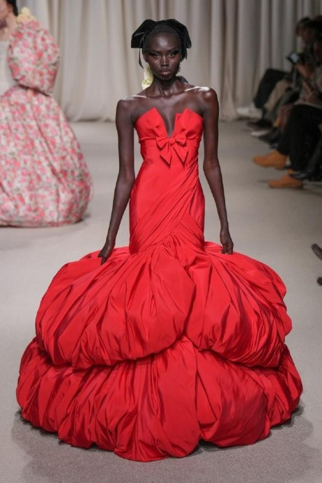 Коллекция Giambattista Valli Haute Couture Весна-Лето 2024 Коллекция Giambattista Valli Haute Couture Весна-Лето 2024