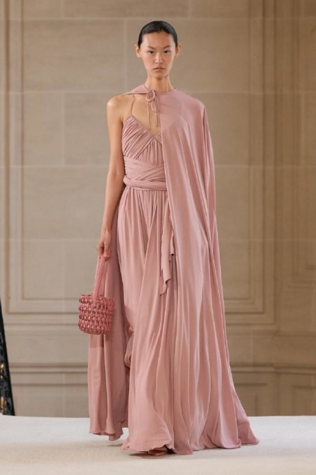 Коллекция Giambattista Valli Ready-To-Wear Осень-Зима 2025-2026 Коллекция Giambattista Valli Ready-To-Wear Осень-Зима 2025-2026