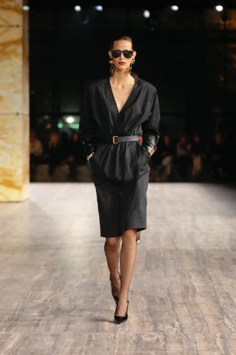 Коллекция Saint Laurent Ready-To-Wear Весна-Лето 2024 Коллекция Saint Laurent Ready-To-Wear Весна-Лето 2024