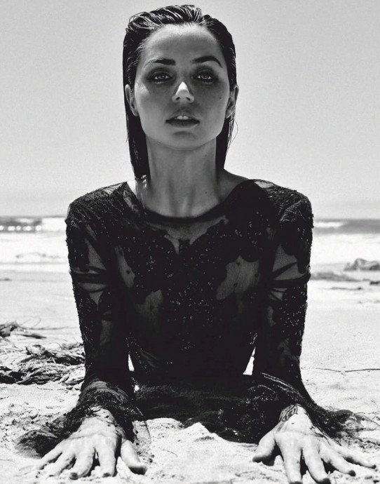 Ана де Армас (Ana de Armas) в фотосессии для журнала Vogue Mexico & Latin America