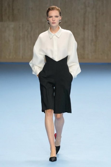 Коллекция Carolina Herrera Ready-To-Wear Весна-Лето 2025 Коллекция Carolina Herrera Ready-To-Wear Весна-Лето 2025
