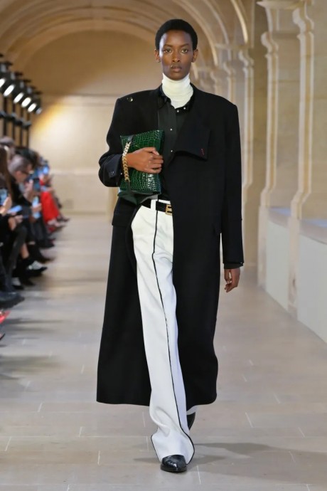 Коллекция Victoria Beckham Ready-To-Wear Осень-Зима 2023-2024 Коллекция Victoria Beckham Ready-To-Wear Осень-Зима 2023-2024