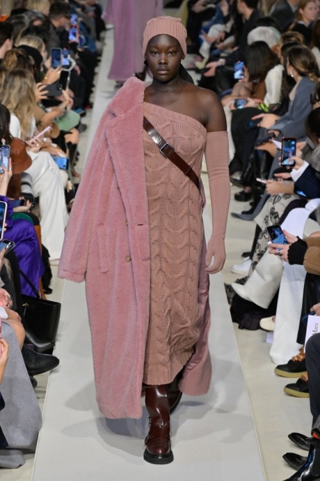 Коллекция Max Mara Ready-To-Wear Осень-Зима 2023