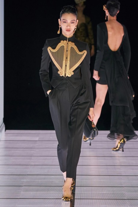 Коллекция Moschino Ready-To-Wear Осень-Зима 2022/2023