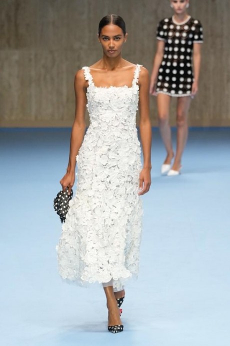 Коллекция Carolina Herrera Ready-To-Wear Весна-Лето 2025 Коллекция Carolina Herrera Ready-To-Wear Весна-Лето 2025