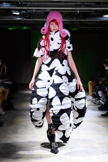 Коллекция Comme des Garçons Ready-To-Wear Весна-Лето 2022 Коллекция Comme des Garçons Ready-To-Wear Весна-Лето 2022