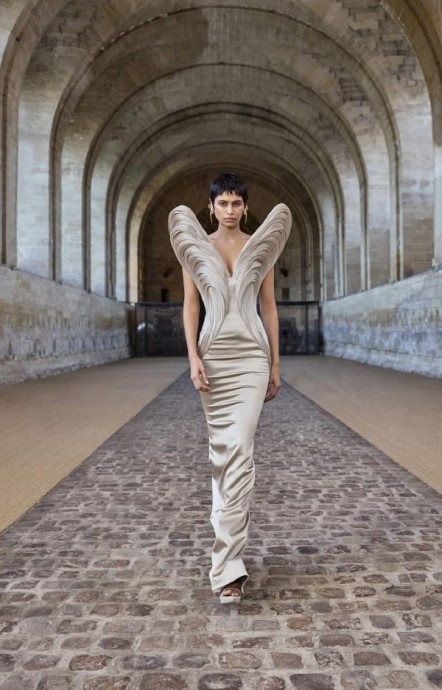 Коллекция Gaurav Gupta Haute Couture Осень-Зима 2024-2025 Коллекция Gaurav Gupta Haute Couture Осень-Зима 2024-2025