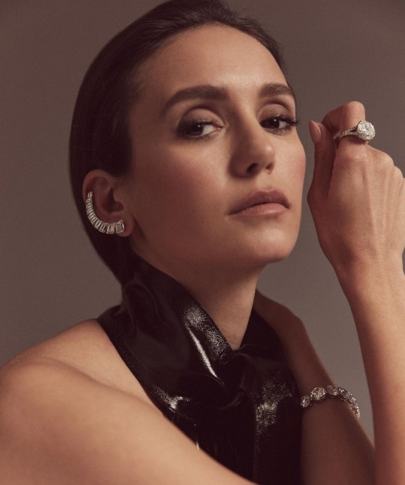 Нина Добрев (Nina Dobrev) в фотосессии для журнала DuJour (2023) Нина Добрев (Nina Dobrev) в фотосессии для журнала DuJour (2023)